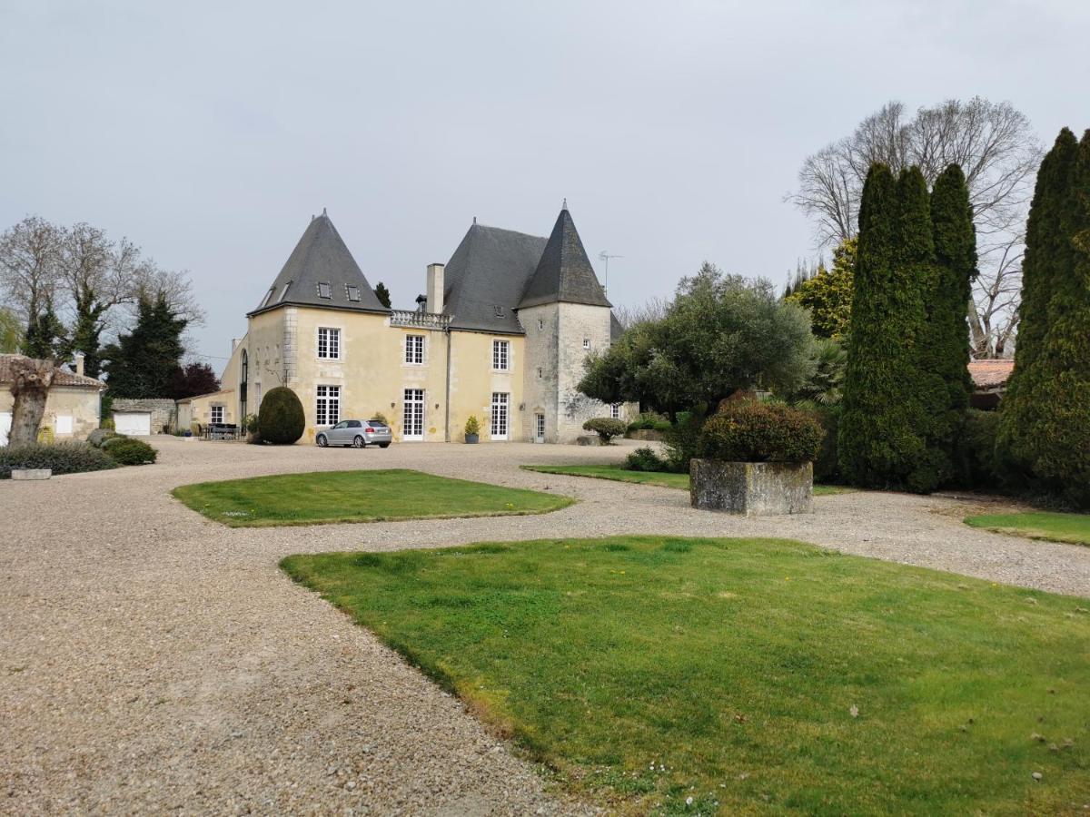 Chateau De La Vallade Saint-Porchaire Esterno foto