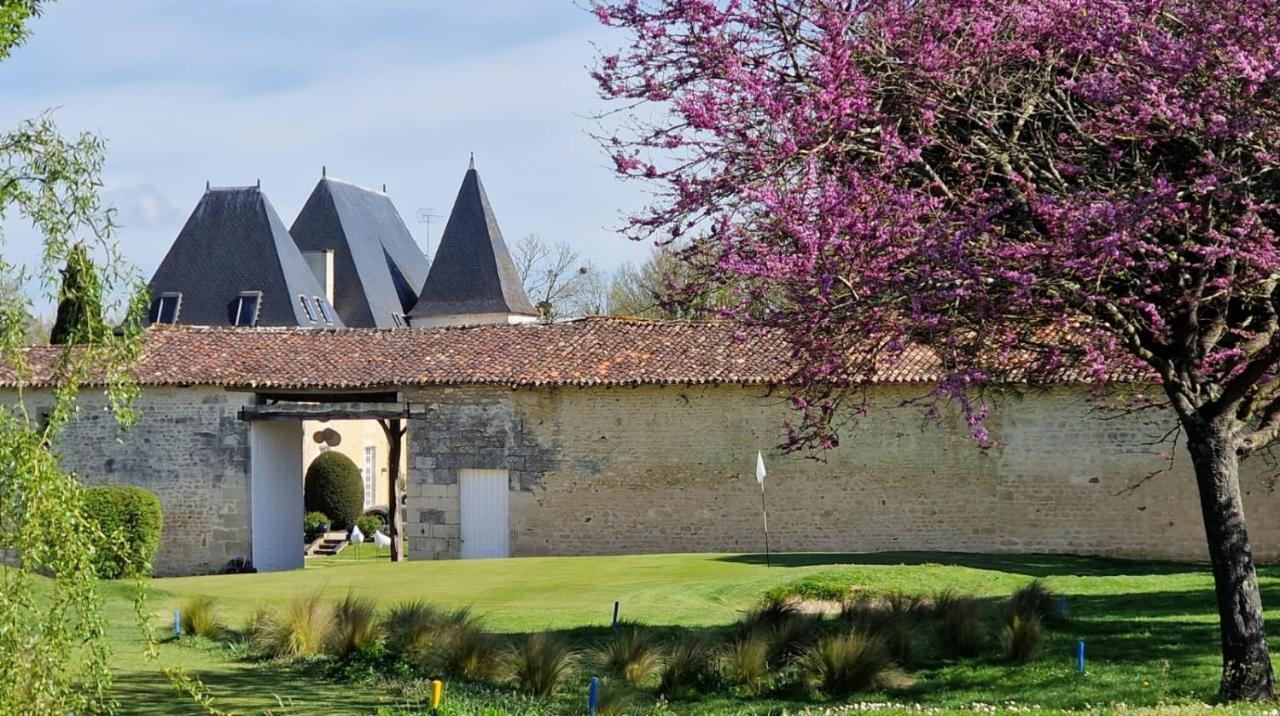 Chateau De La Vallade Saint-Porchaire Esterno foto
